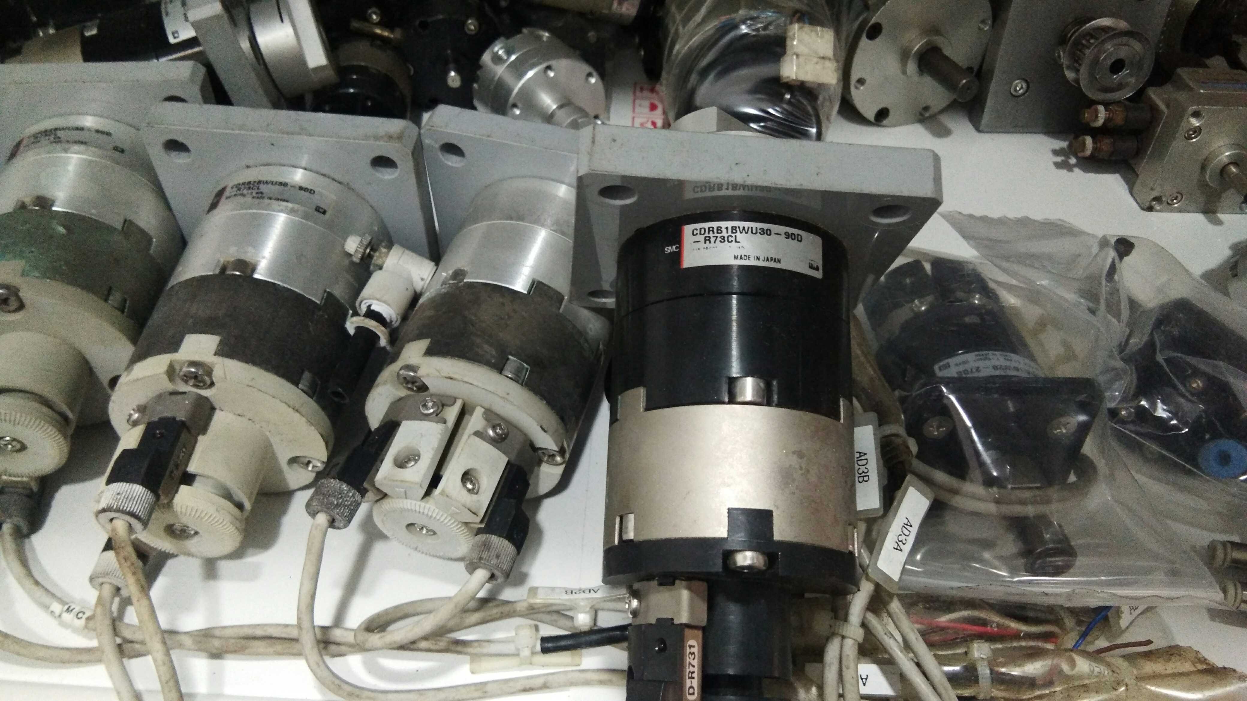 smc带磁性开关旋转气缸