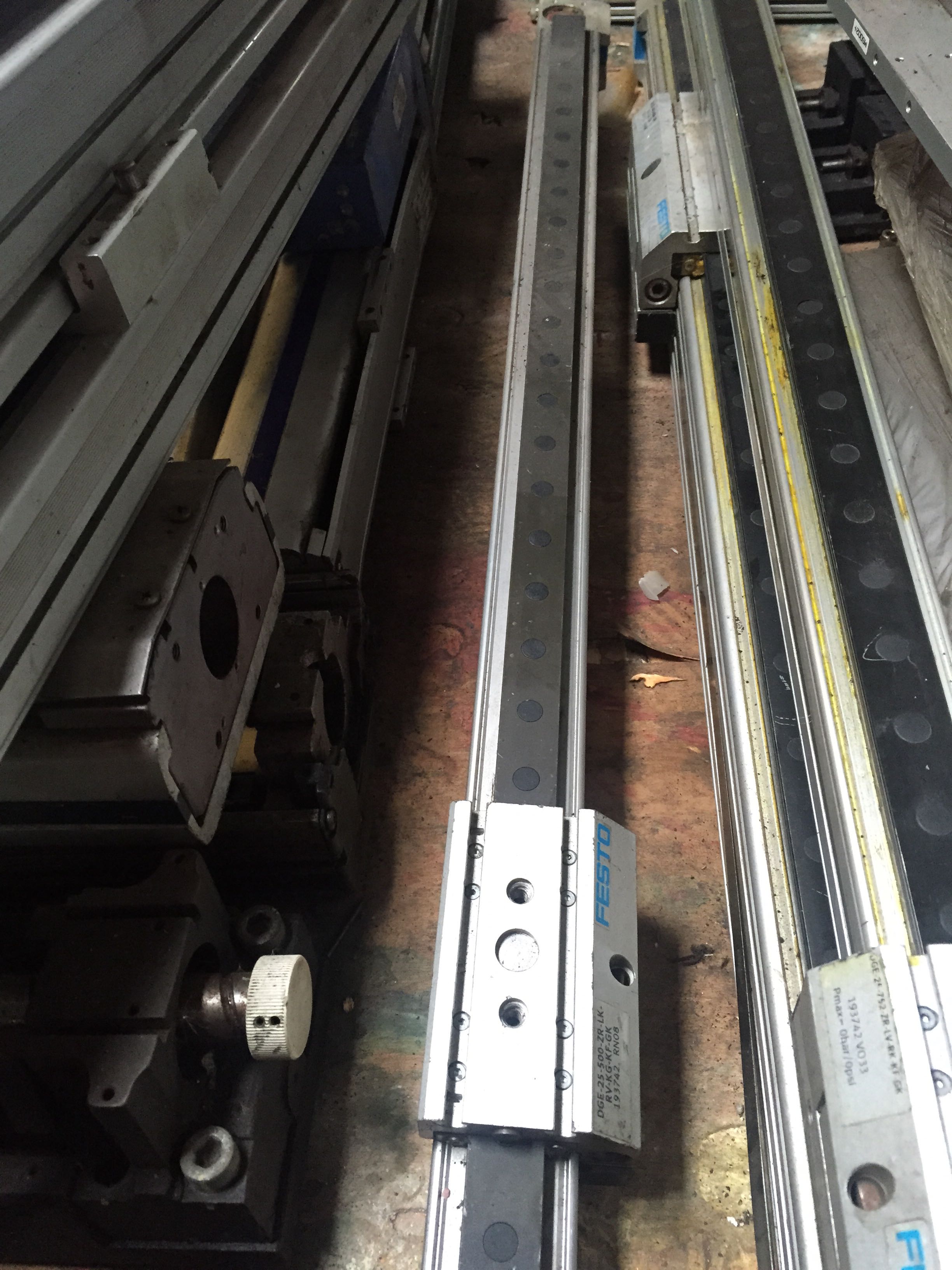 费斯托 DGE-25-500-ZR-LK-RV-KG-KF-GK 25-752