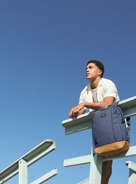 大容量防刀割pacsafe休闲旅行户外城市双肩包欧洲防盗包出国旅游