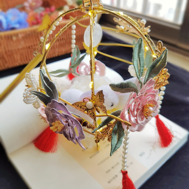 新年宫灯中国风复古风手持汉服