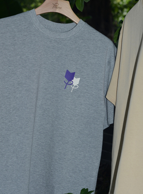 PROPER定常 印花图案短袖T恤（灰色/米色）| triplemajor