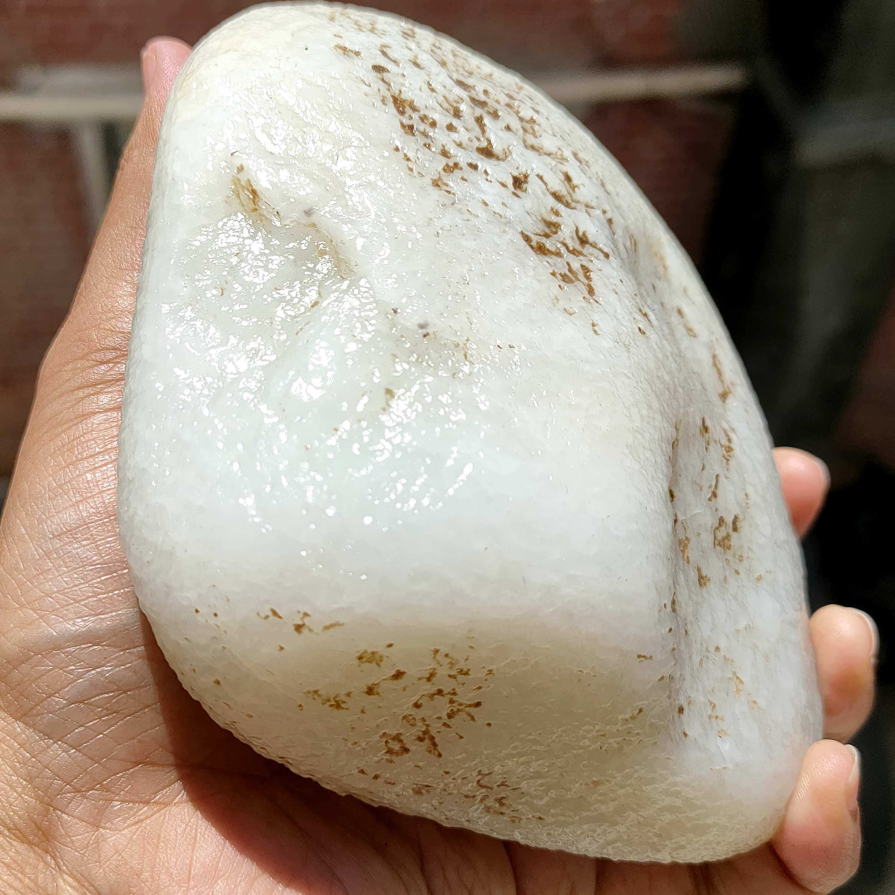 987g新疆和田白玉羊脂玉籽料玉龙河古河道旱籽真皮把件油润雕刻料