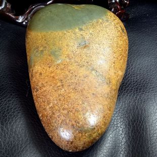 新疆和田籽料原石 真皮石包玉籽玉 青玉带皮完整籽料原石475g