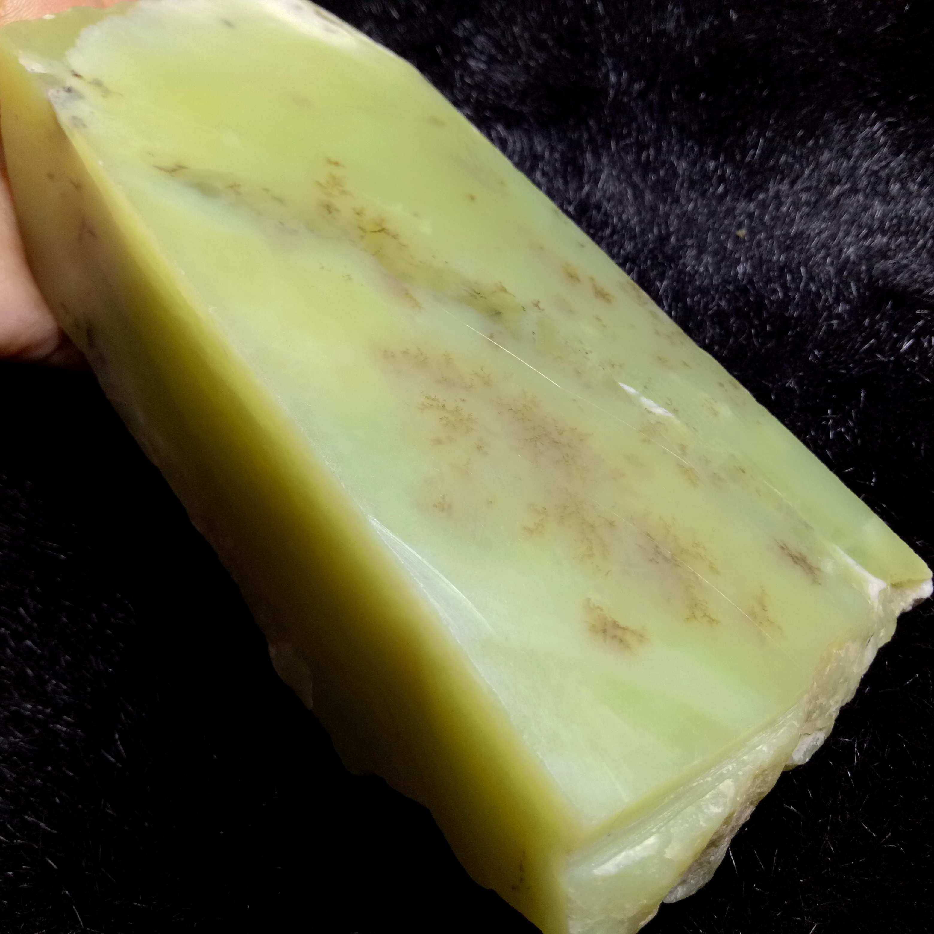 965g新疆和田玉特色黄口料山料原石水草沁牌子手镯板鸡油黄