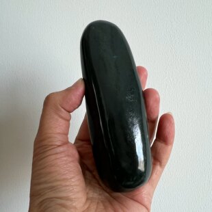 238g新疆和田黑青籽料原石天然黑青把件一把抓把玩手持