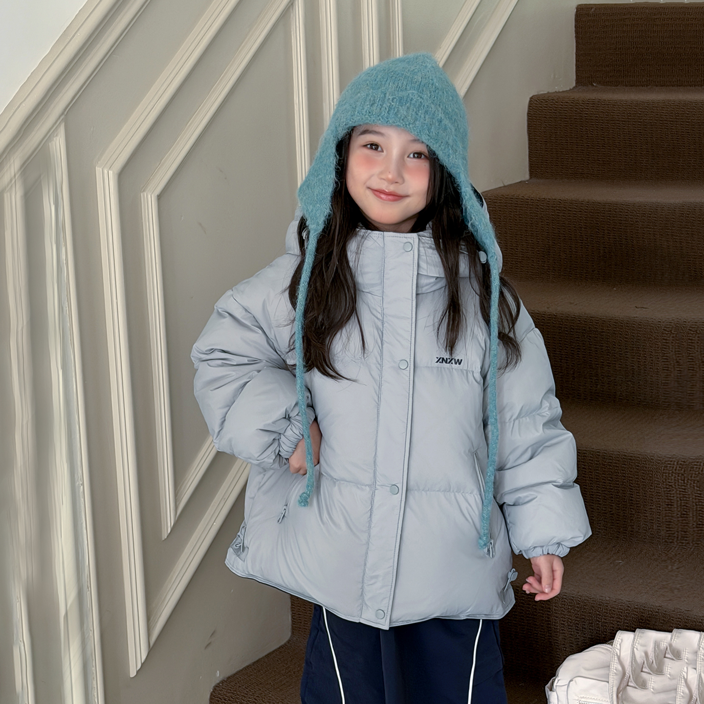 洋气女童双面穿高充绒量羽绒服