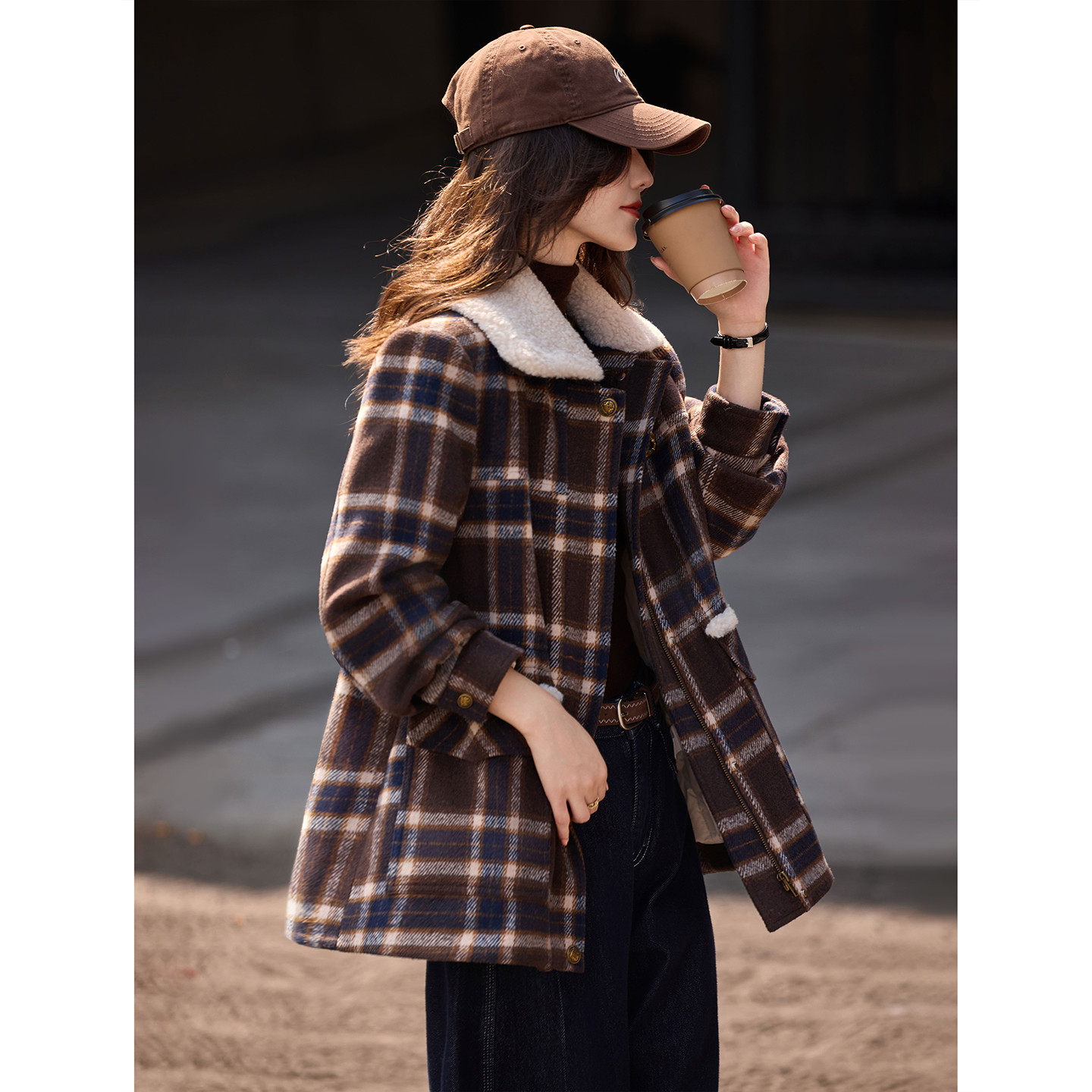 仿羊羔毛领羽绒服2025新款
