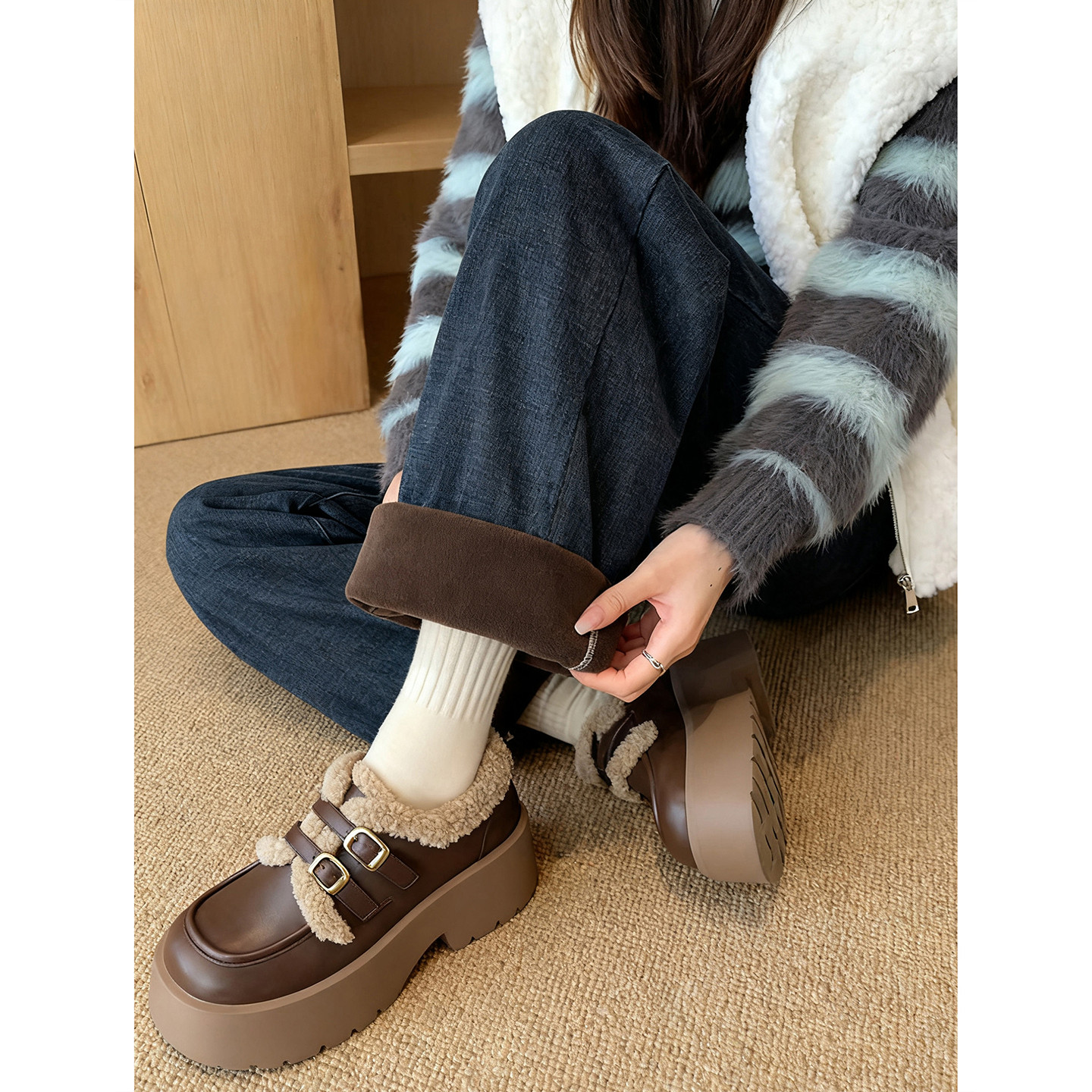 休闲复古直筒牛仔长裤2025年冬季新款加绒裤子女装SXK25145