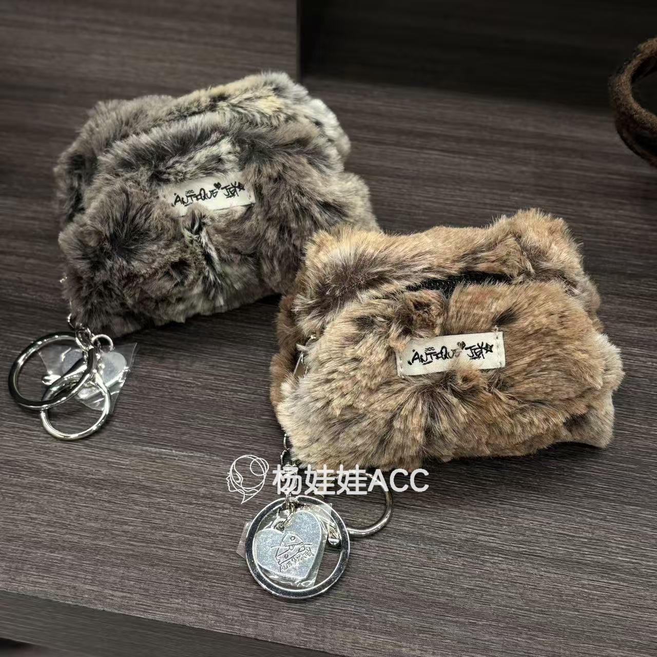 5120805韩国东大门antique新款高级感日常通勤小猫毛绒手拿包