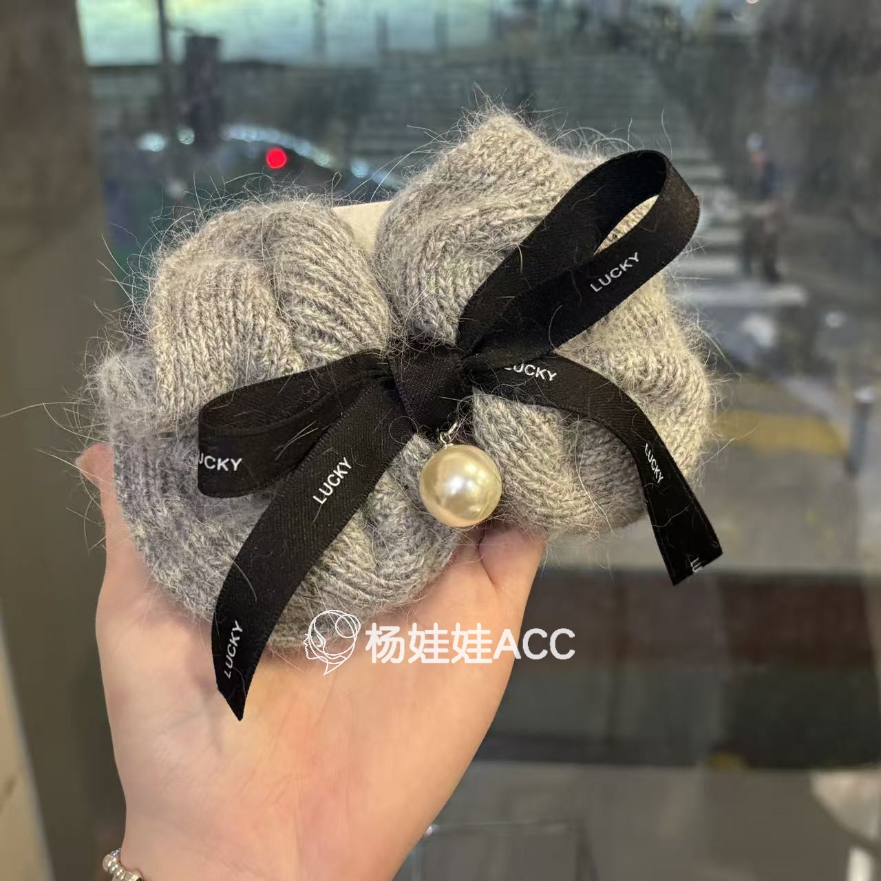 5111713韩国东大门Baket新款高级感精致简约毛线蝴蝶结珠珠懒人夹