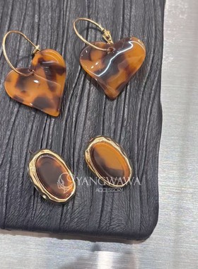 590311韩国东大门the queen新款高级感气质复古潮流爱心耳环