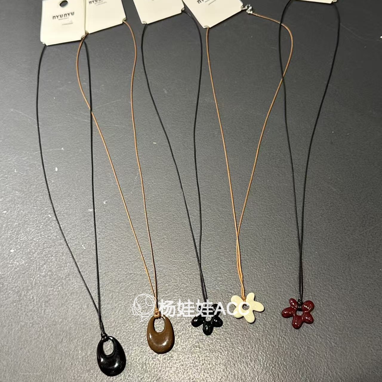 5121286韩国东大门nyunyu亚克力花朵几何吊坠毛衣链百搭长款项链