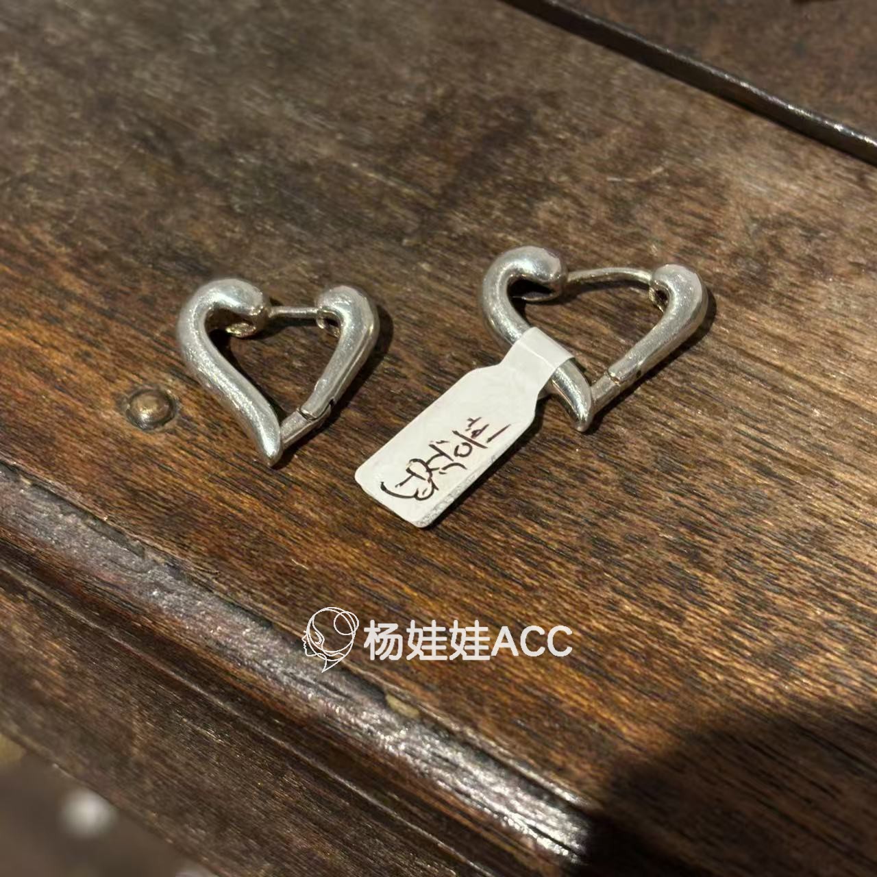 5121323韩国东大门vase新款高端时尚简约轻奢设计感心形耳扣