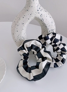 韩国东大门 PU皮质 黑白格纹大肠发圈 高级感波点条纹发绳310210