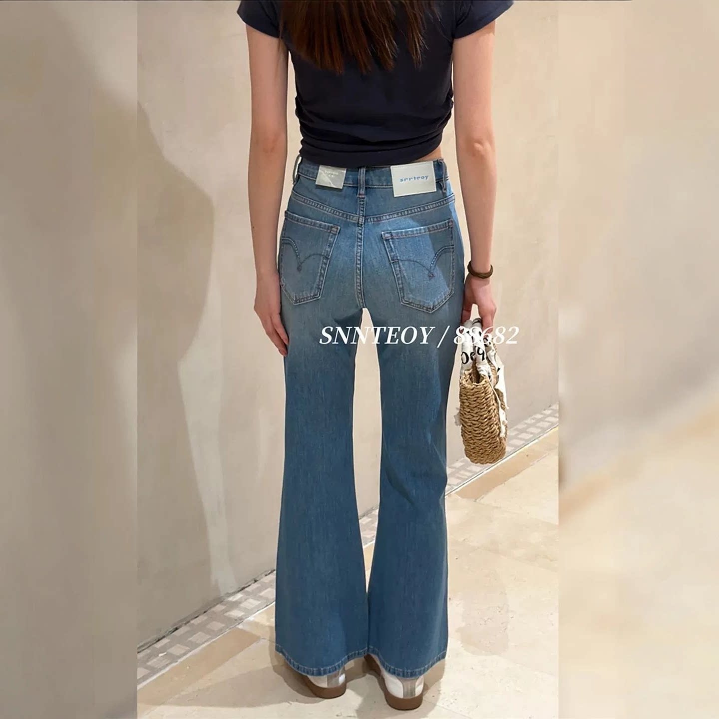 代嘉儿88682简约筒喇叭牛仔裤女薄款修身显瘦高腰弹力十分微喇裤