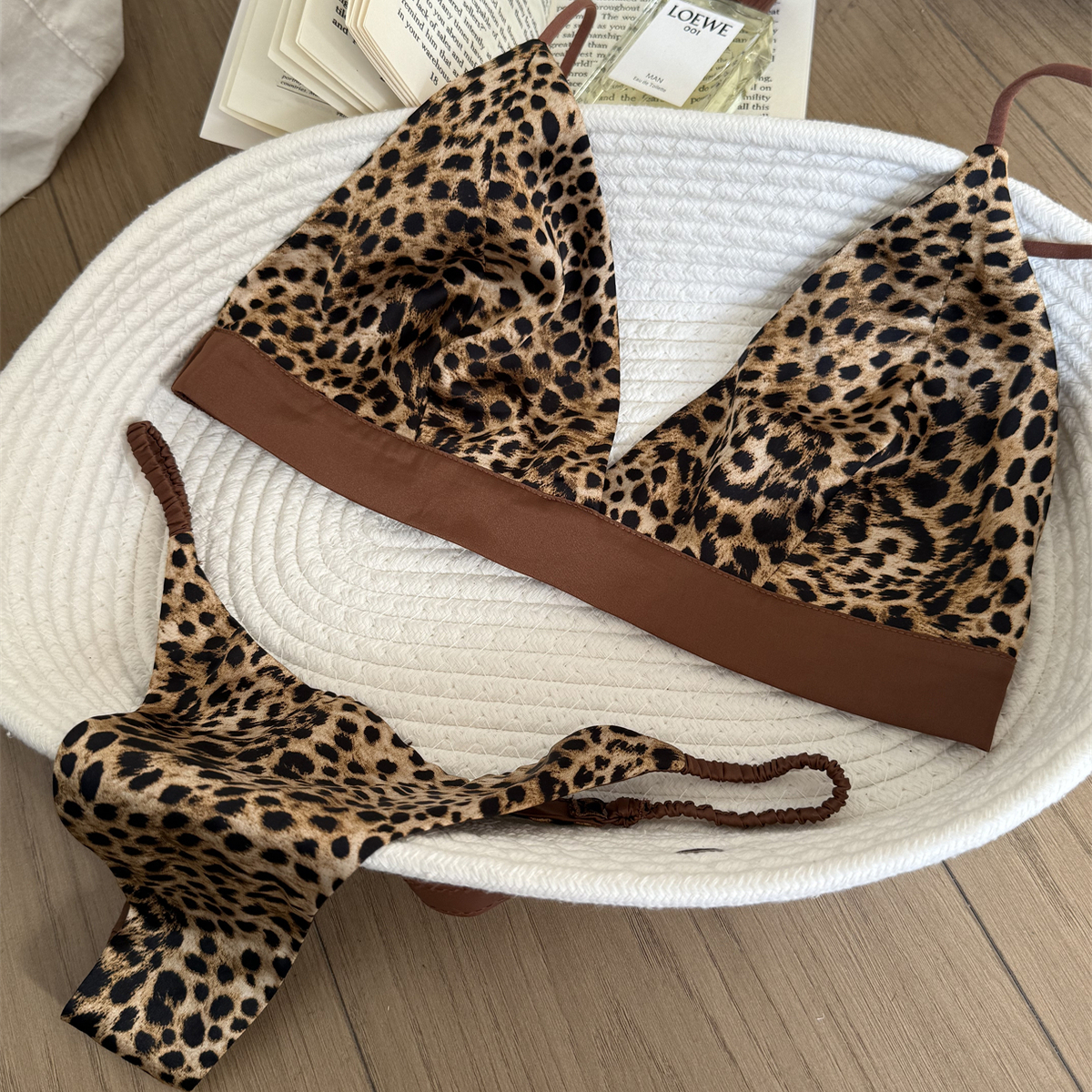 法式豹纹三角杯绸缎气质文胸聚拢蕾丝内衣女无钢圈收副乳小胸显大