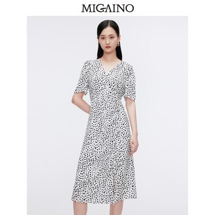 Migaino曼娅奴女装 V领收腰气质感连衣裙MO22DA020 2024年夏季 新款
