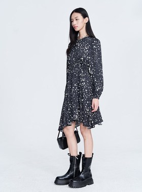 曼娅奴专柜正品2023年春装新款长裙女士碎花时尚连衣裙MN12DC033