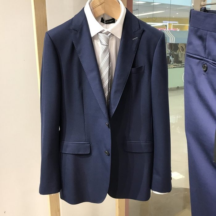 依文诺丁山男士商务意大利进口绵羊毛桑蚕丝戗驳领藏蓝色西服西装