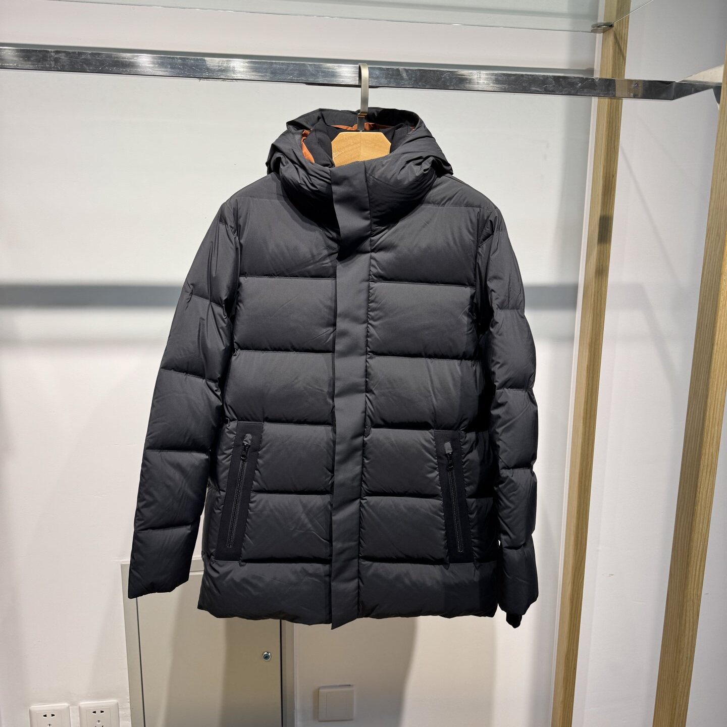 依文诺丁山男士冬季中长款厚款面包连帽黑色羽绒服专柜同款4280元