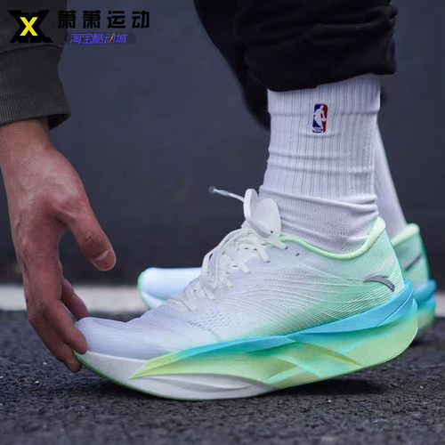 安踏男子跑步鞋减震氮科技专业