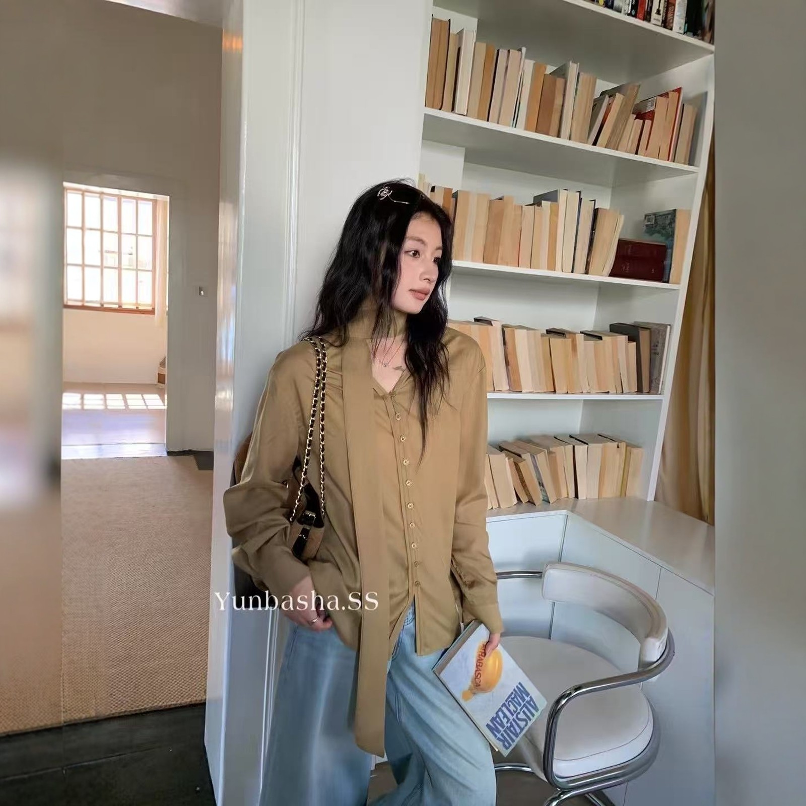 欧货单排扣围脖飘带长袖天丝衬衫