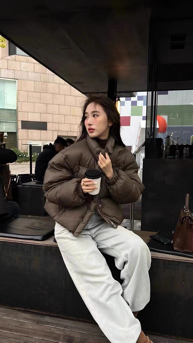 卡蔓诗6831立领面包羽绒服女2023冬季宽松显瘦百搭白鸭绒保暖外套