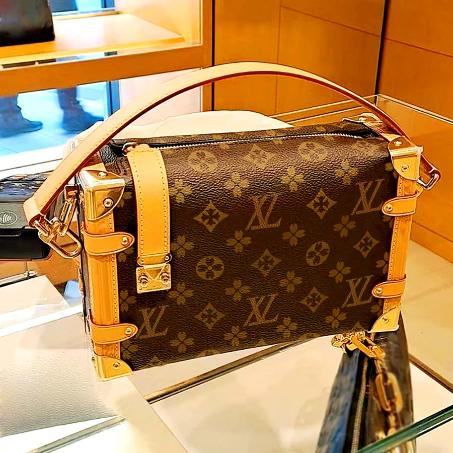 lv0正品真皮软皮盒子包斜挎包