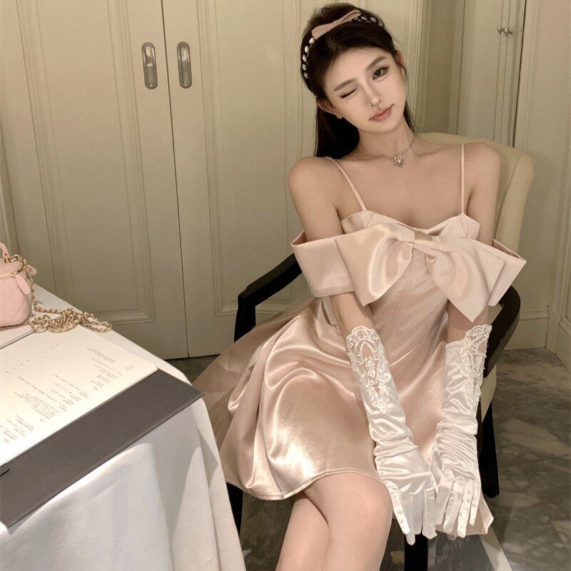 实拍一字肩抹胸连衣裙女成人礼礼服粉色蝴蝶结生日裙子公主蓬蓬裙