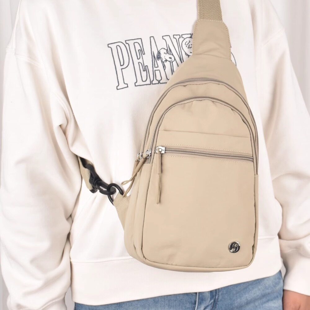 斜挎包女通勤小背包2026新款运动女包爬山小胸包轻便旅游百搭包包