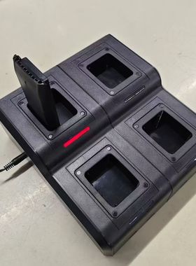 适用海能达PD500/600/700/780/980TD5联排充对讲机多路智能充电器