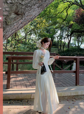佐佐家小个子 气质V领飘带褶皱白色长袖收腰连衣裙春秋季女长裙子