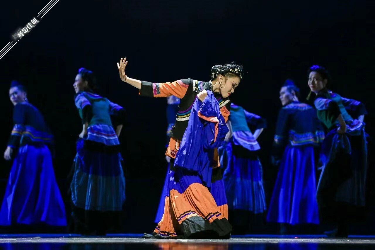 第十二届荷花奖守护演出服火把节民族服装/舞台装