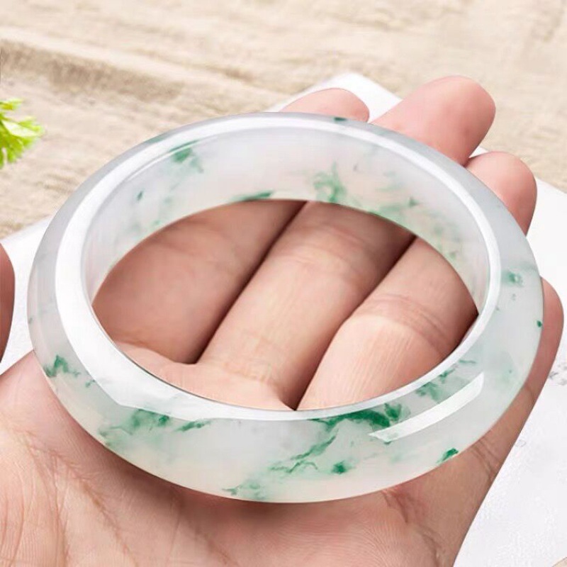 缅甸翡翠手镯冰糯种飘花