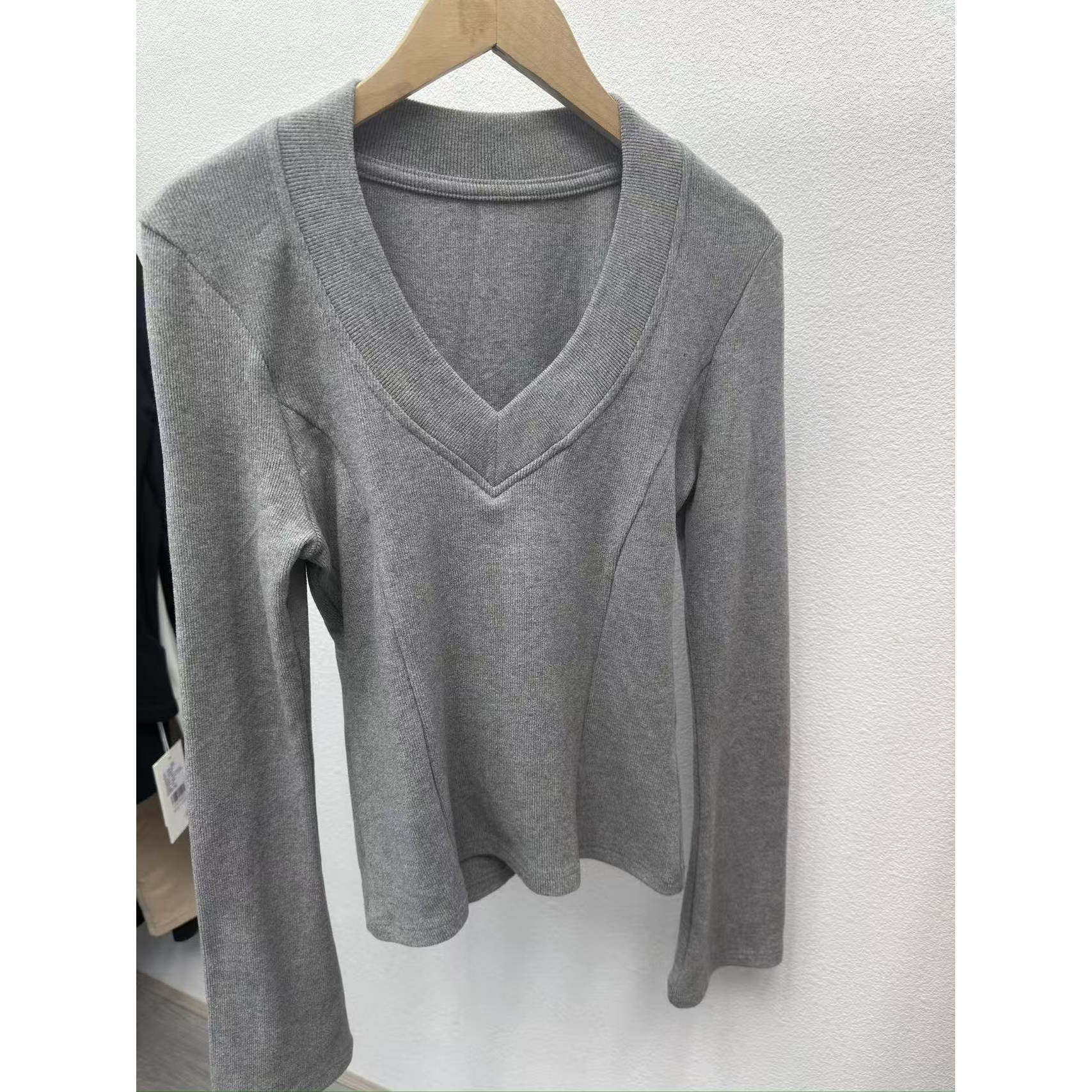 V领长袖T恤女修身显瘦百搭打底衫上衣1060