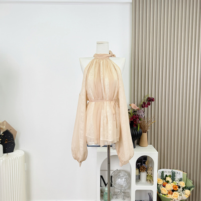 kubiliv心动邂逅 纯欲氛围感半高挂脖系带露肩灯笼袖衬衫上衣