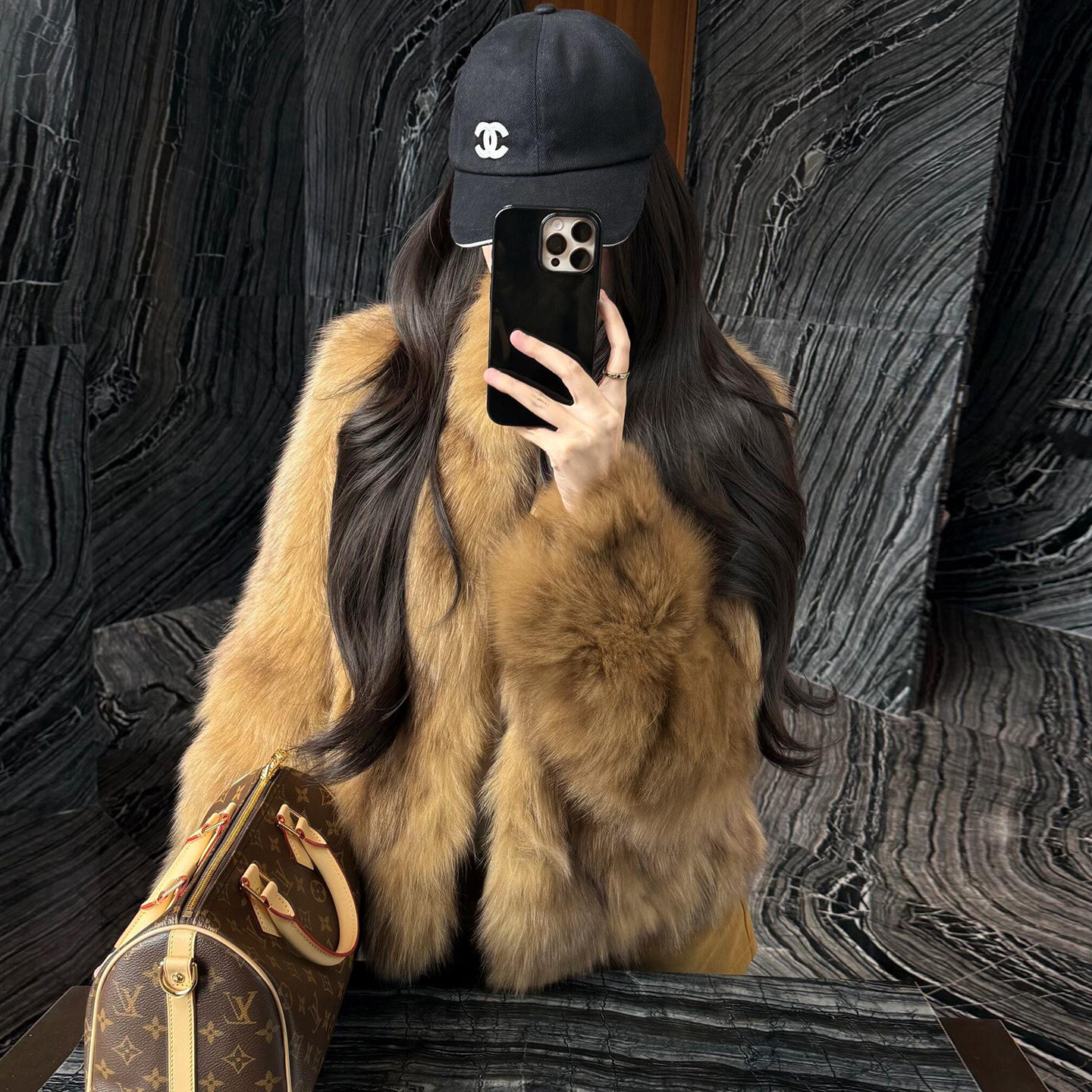 高级感仿狐狸毛皮草外套女短款冬季新款时尚洋气皮毛一体毛毛上衣