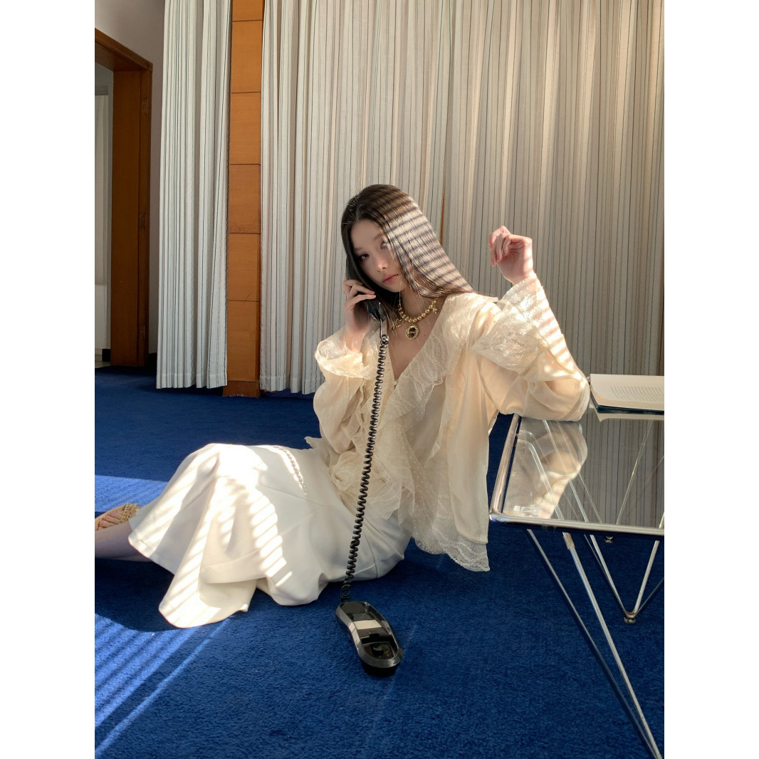 荷叶边丝绒衬衫女法式小众内搭收腰上衣