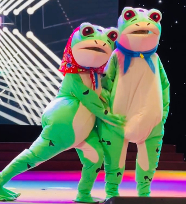东北花头巾青蛙人偶服装网红跳舞表演玩偶道具服校运会生日礼物
