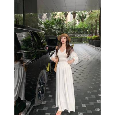 法式白色v领长袖连衣裙女秋季镂空收腰休闲裙子设计感气质a字长裙
