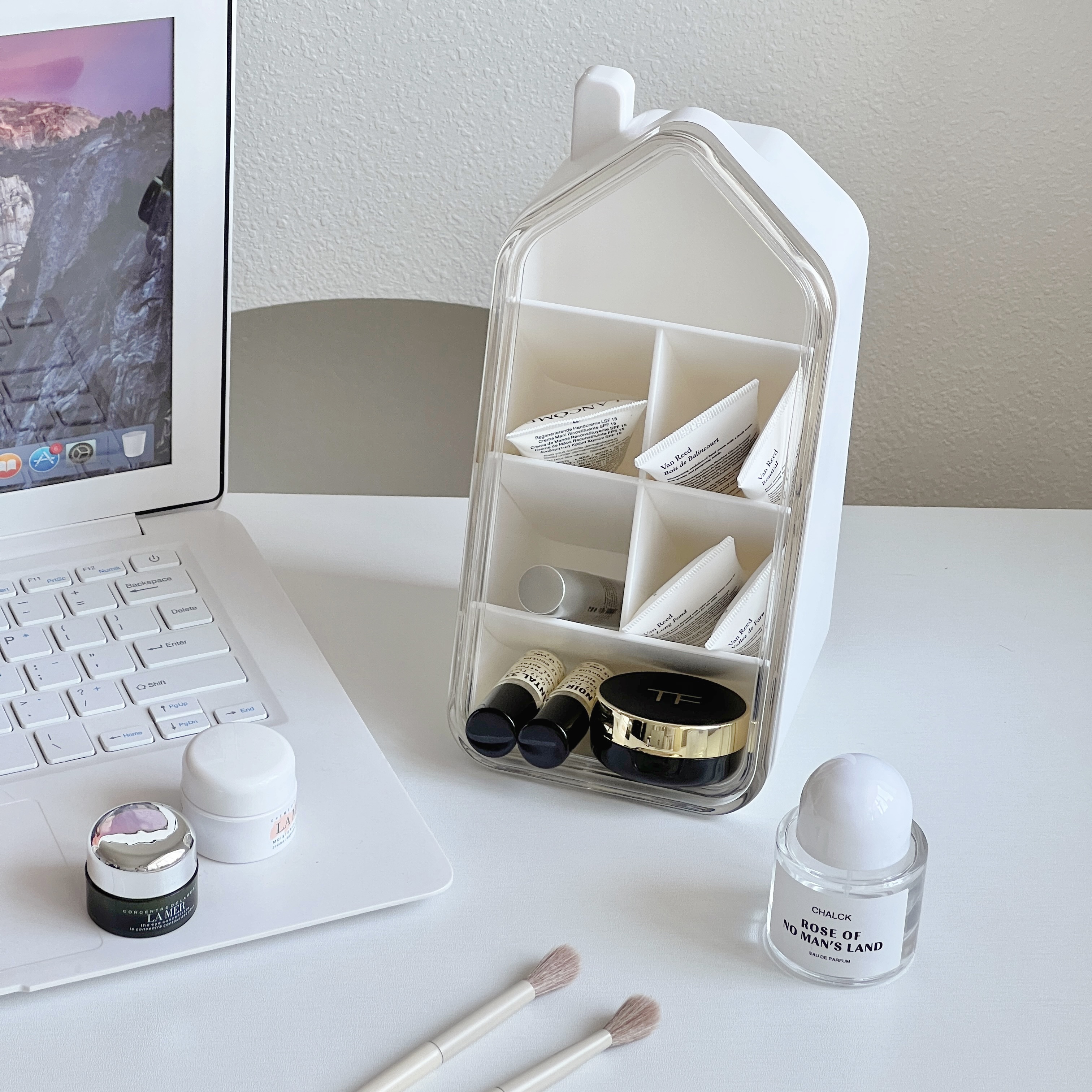 玄关笔筒分格收纳高级护肤品