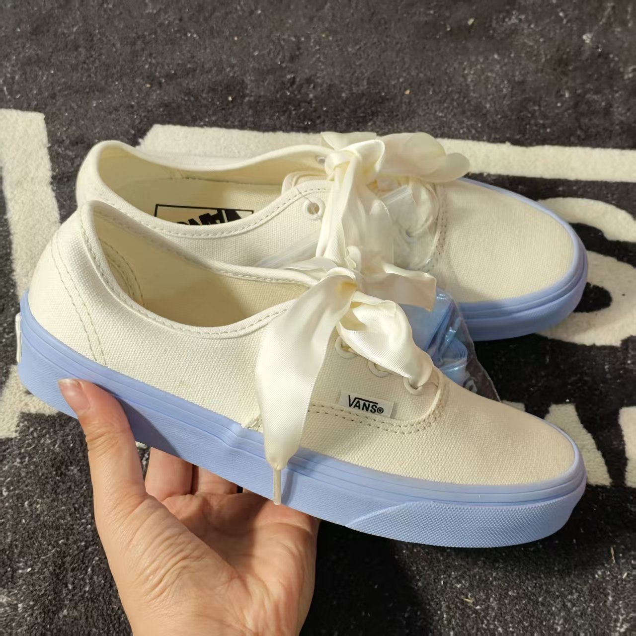 断码特价Vans奶白浅蓝底Authentic丝带鞋带清新VN0009PVEAK