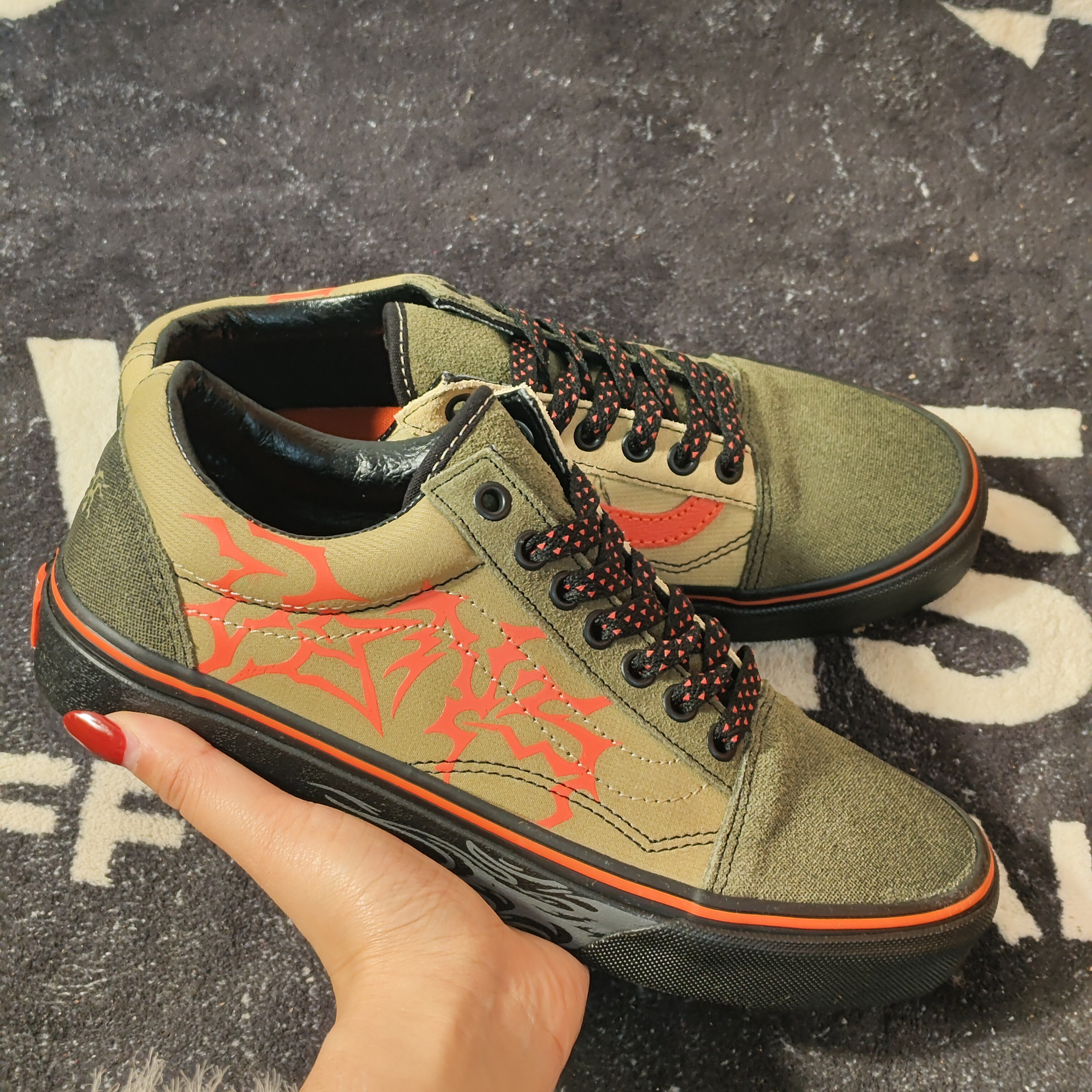 Vans Old Skool 绿橙涂鸦低帮板鞋 VN000D3H203
