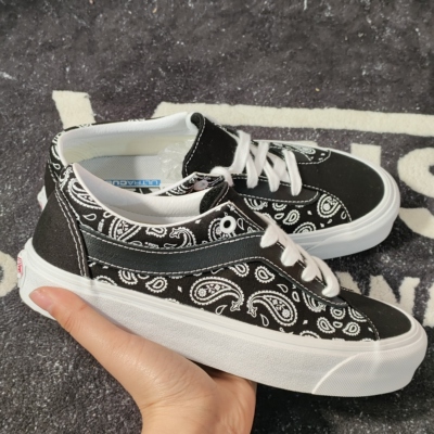 Vans Style 36 SF黑白腰果花低帮男女休闲板鞋 VN0A3MLP42L