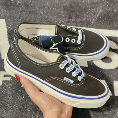 Vans范斯Authentic 44 DX安纳海姆黑蓝印字低帮板鞋VN0A38ENWO4