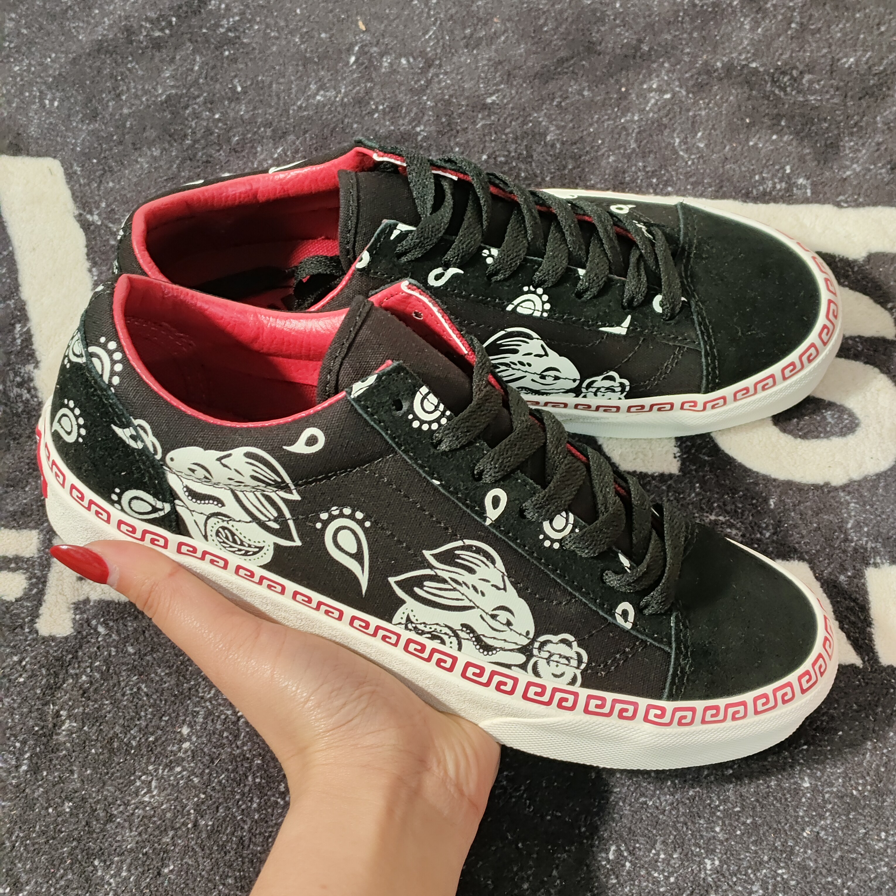 Vans兔年系列兔子印花板鞋VN0A54F6BM8男女同款复古休闲帆布鞋
