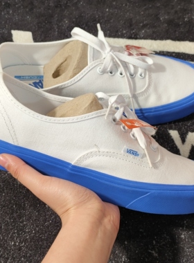 Vans Authentic 白蓝低帮帆布鞋 VN0A2Z5JN5V