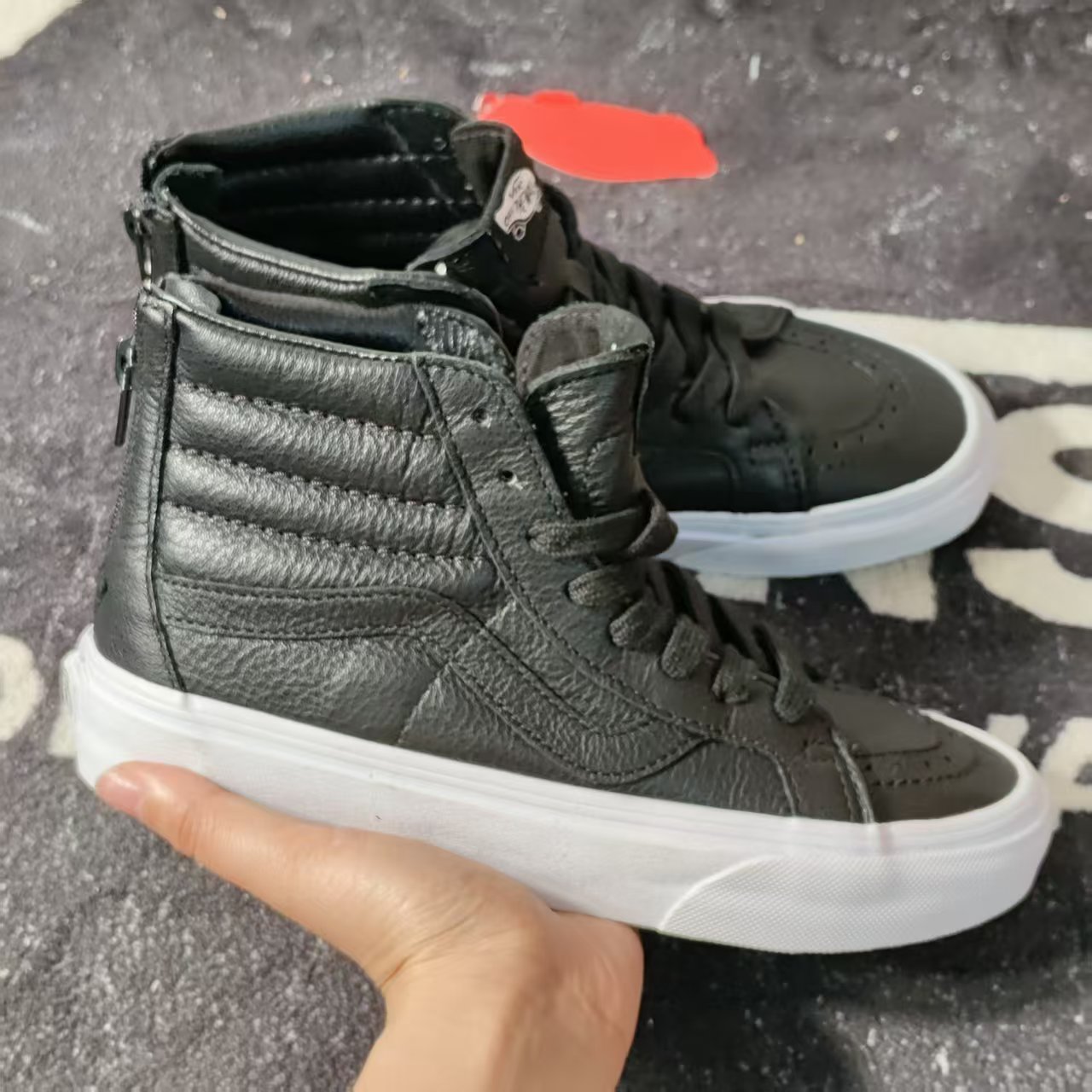 Vans Sk8-Hi全黑荔枝纹皮侧拉链高帮板鞋男女帆布鞋VN0004KYII7