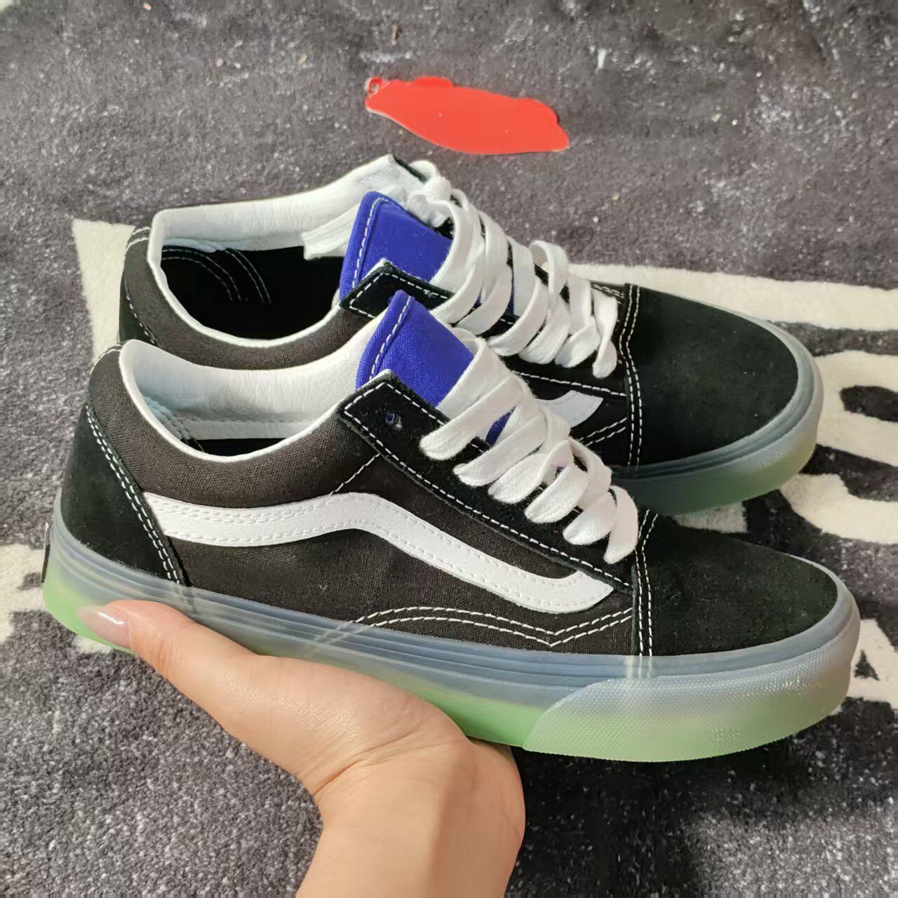 VansOldSkool黑蓝撞色半透明荧光绿底低帮情侣滑板鞋VN0005UFY61
