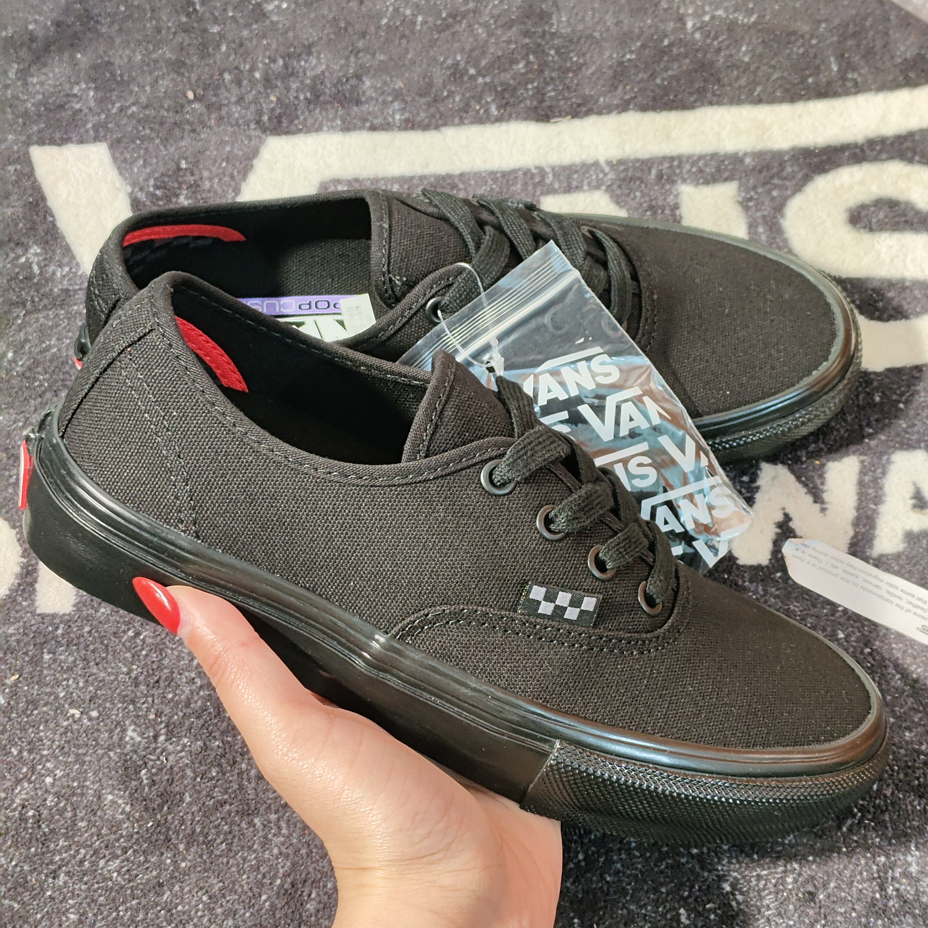 Vans Authentic黑武士全黑低帮专业滑板鞋VN0A5FCCBKA男女帆布鞋